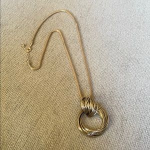 Women’s necklace